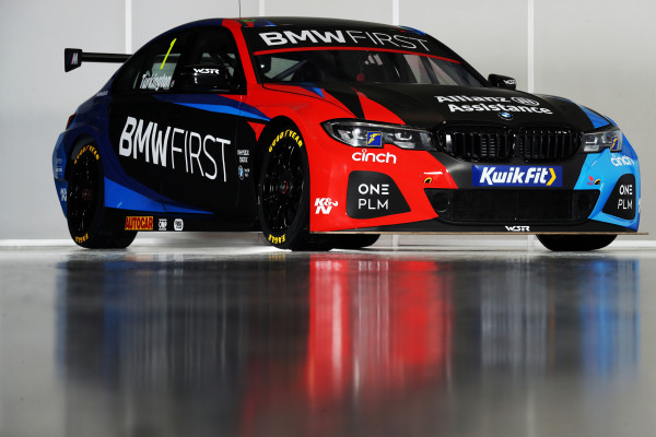 BMW Motorsport – Team BMW is Back – in Black!