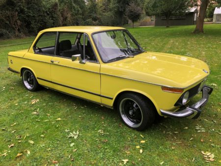 BMW 2002 1974 in Golf Yellow