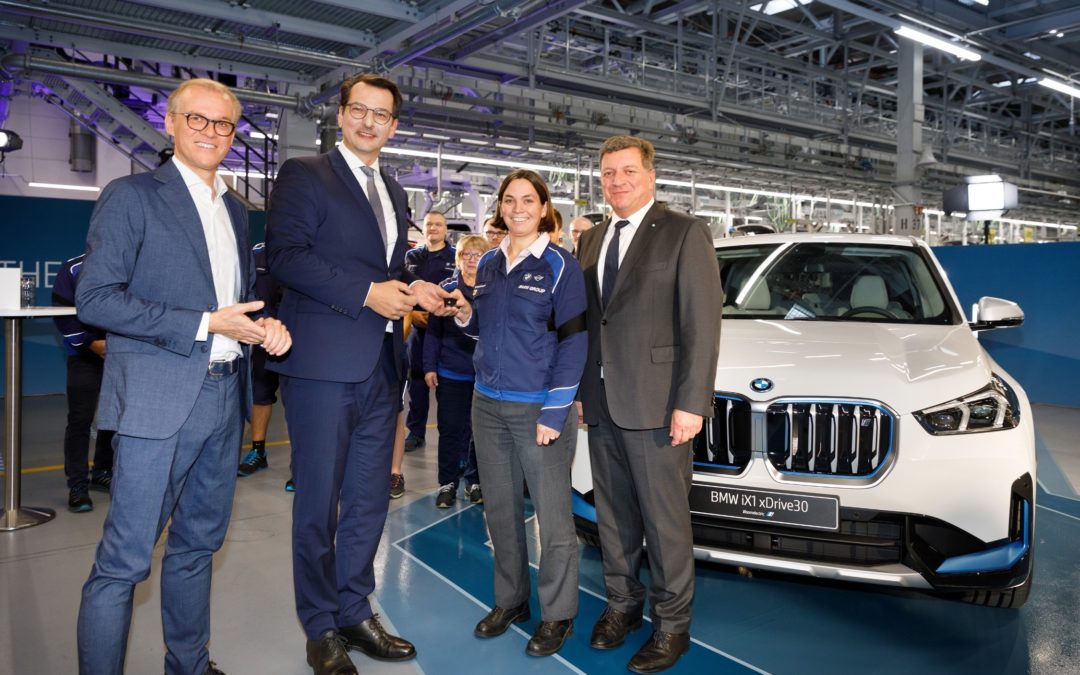 Start of BMW iX1* production in Regensburg ups the pace: By 2024, one in three BMWs from Bavarian plants will be electric