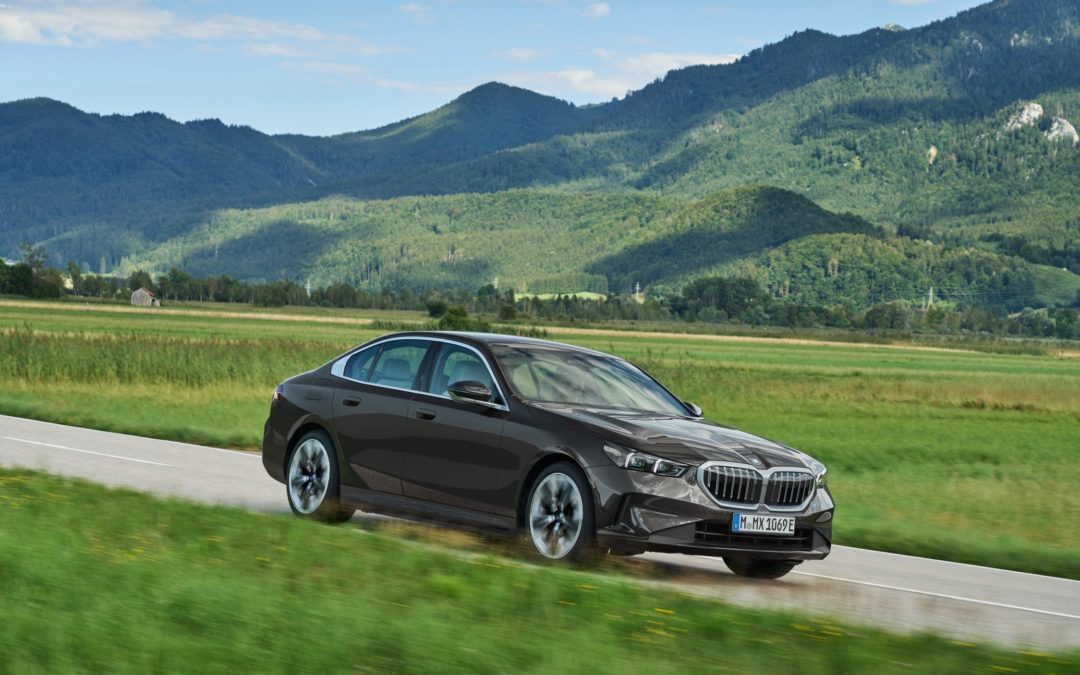 Electrification completed: New BMW 5 Series Sedan now also available with plug-in hybrid drive