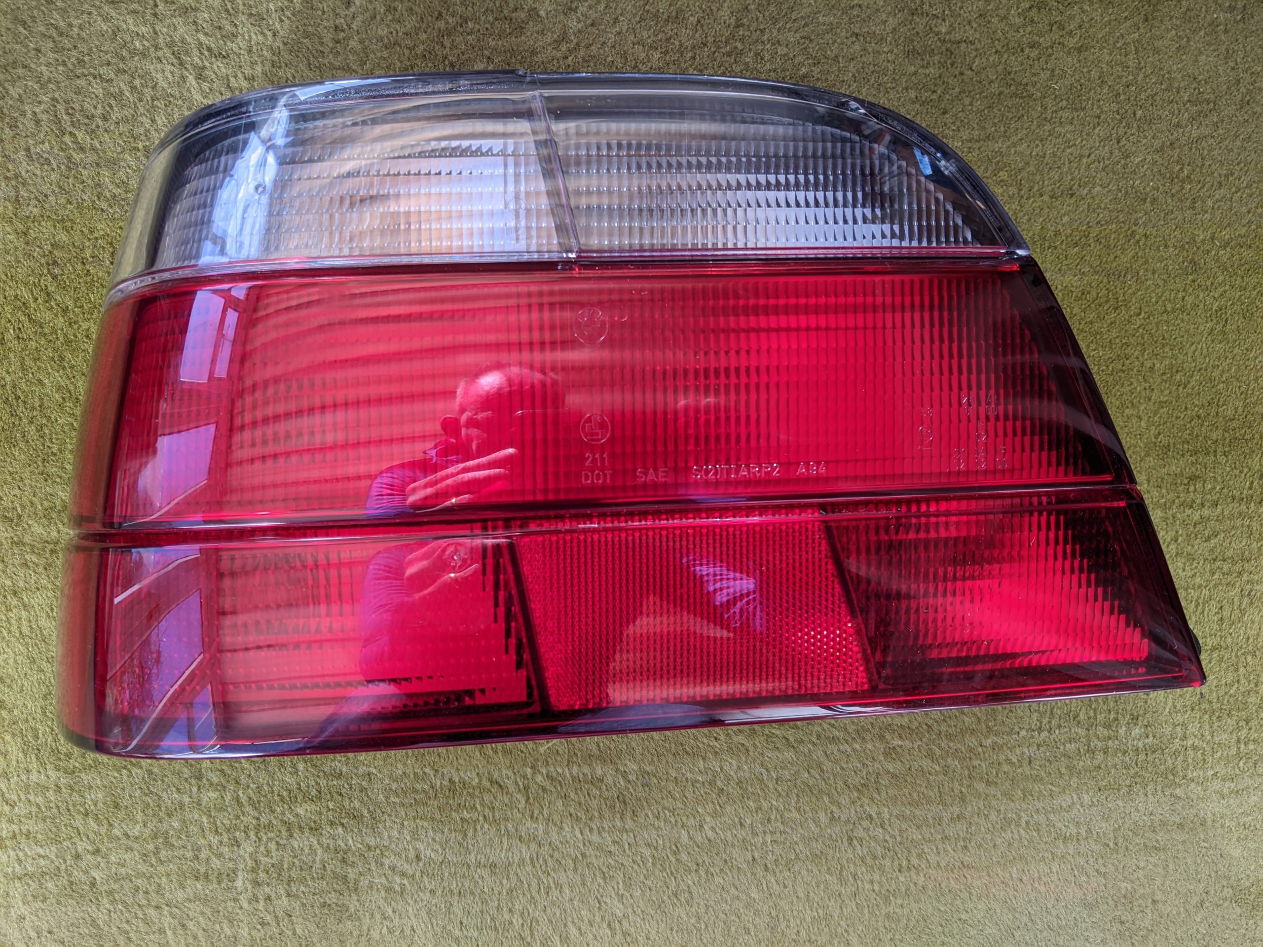 e38-7-series-bmw-rear-light-cluster-genuine-bmw-part-82-19-9-402-991